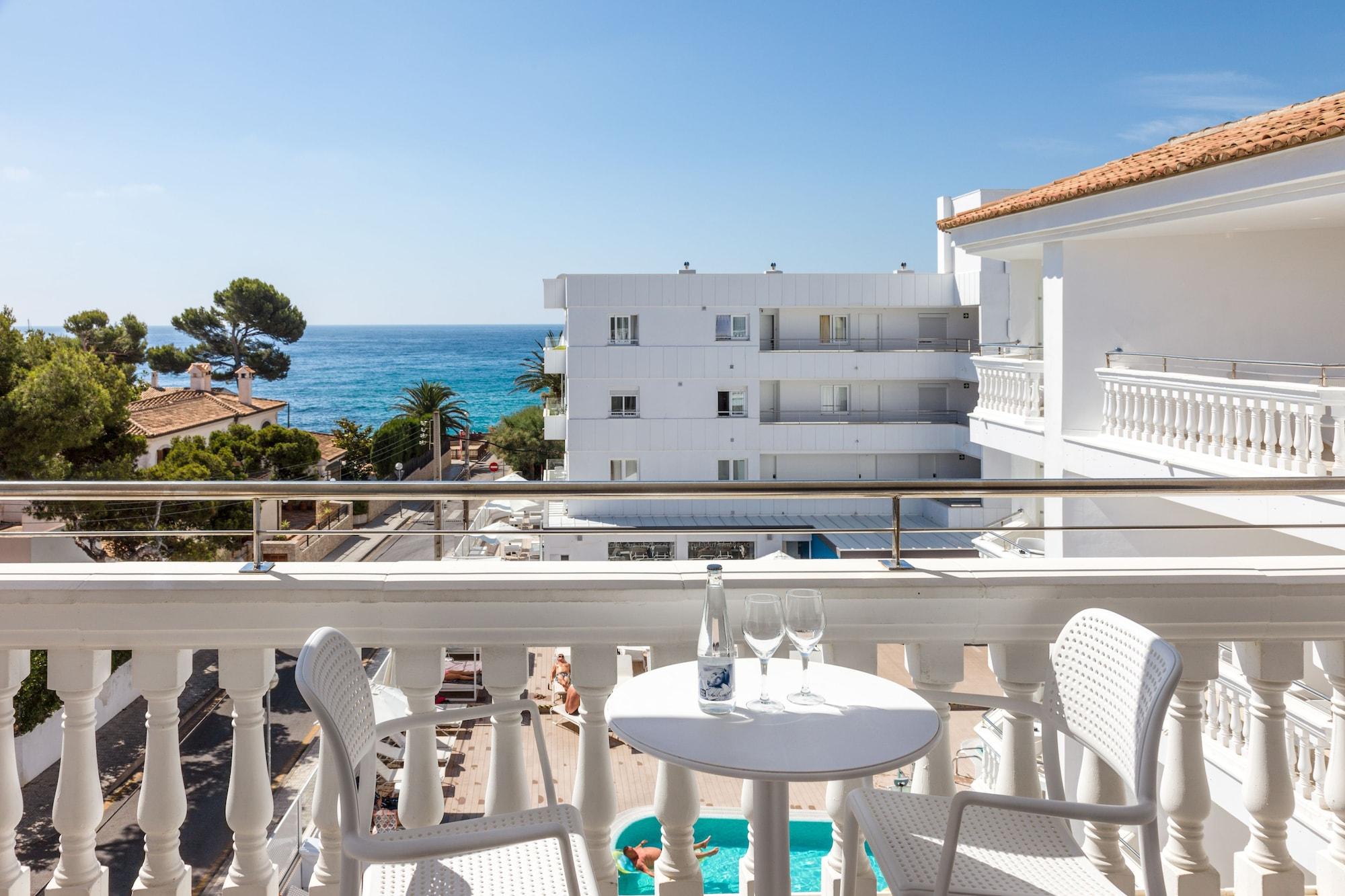 Welikehotel Triton Beach (Adults Only) Cala Ratjada  Exteriör bild