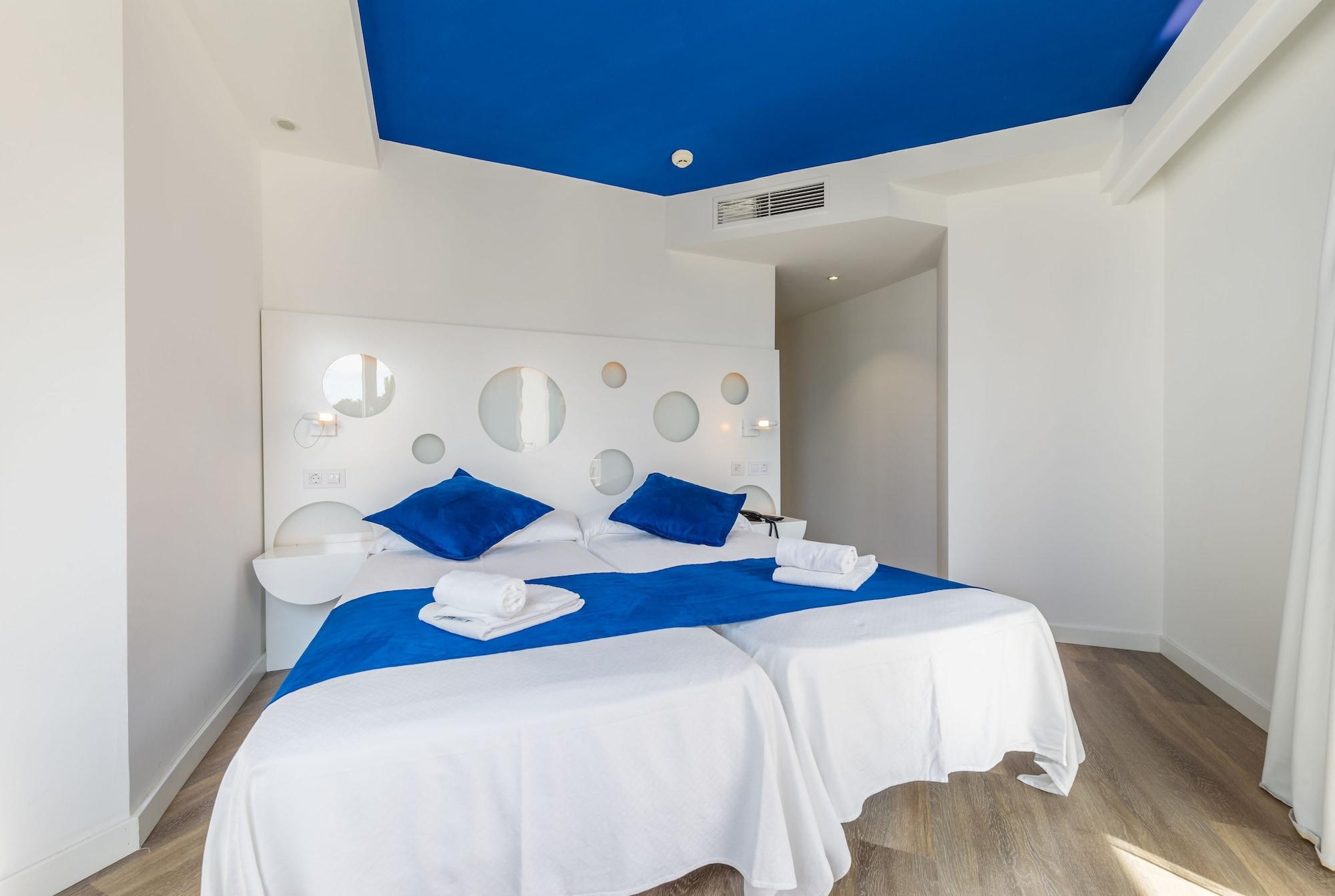 Welikehotel Triton Beach (Adults Only) Cala Ratjada  Exteriör bild