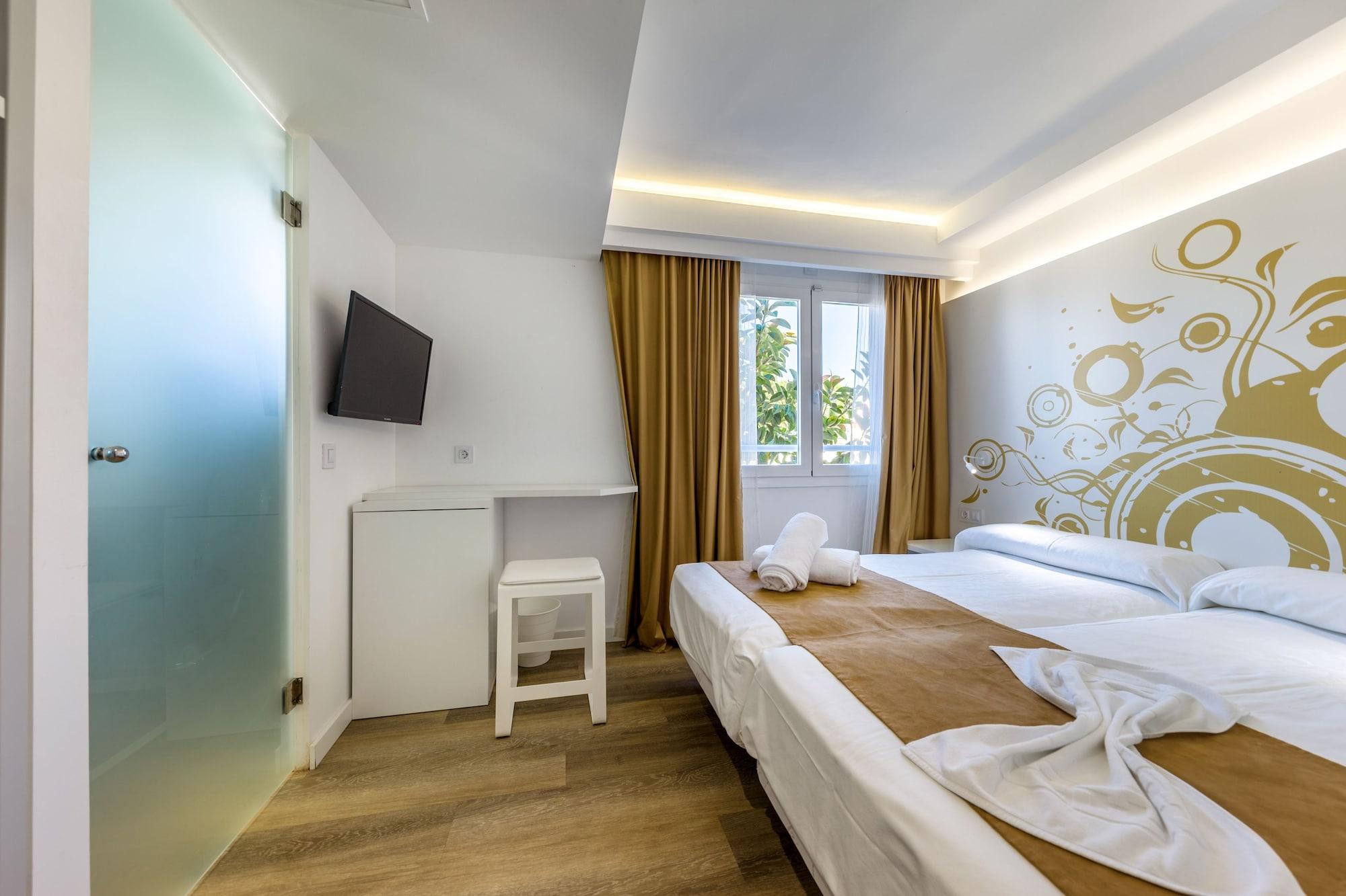 Welikehotel Triton Beach (Adults Only) Cala Ratjada  Exteriör bild