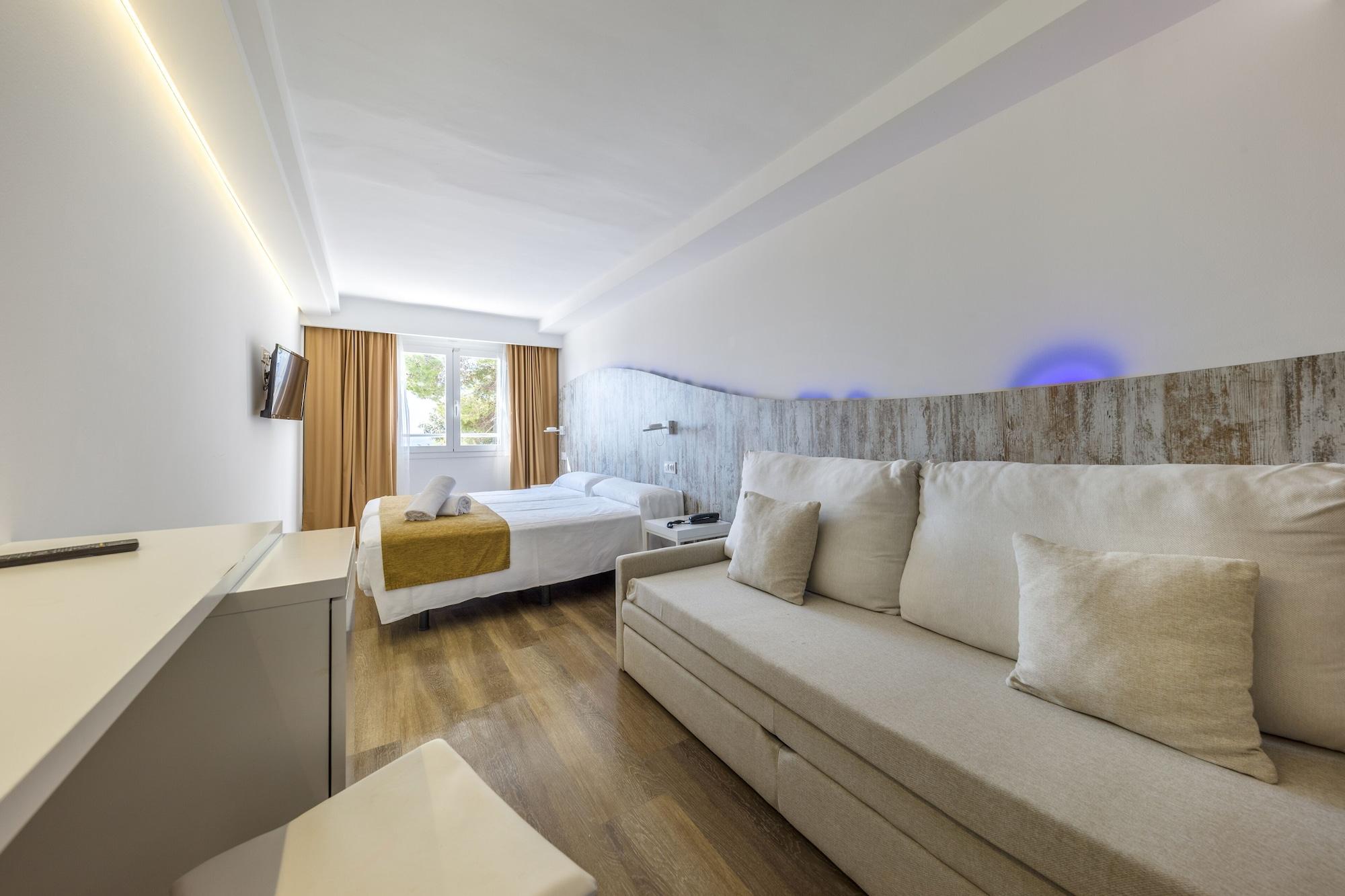 Welikehotel Triton Beach (Adults Only) Cala Ratjada  Exteriör bild