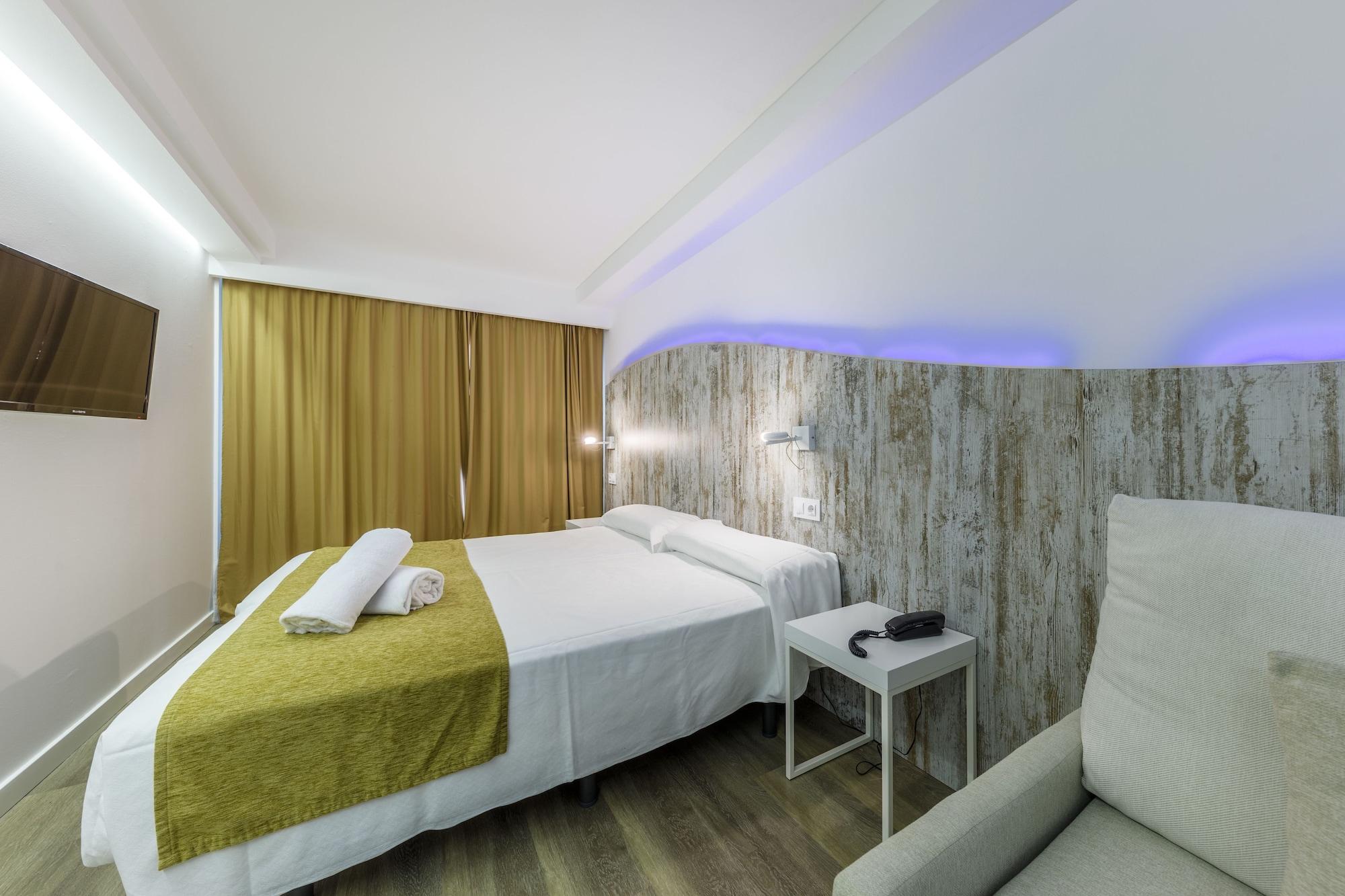 Welikehotel Triton Beach (Adults Only) Cala Ratjada  Exteriör bild