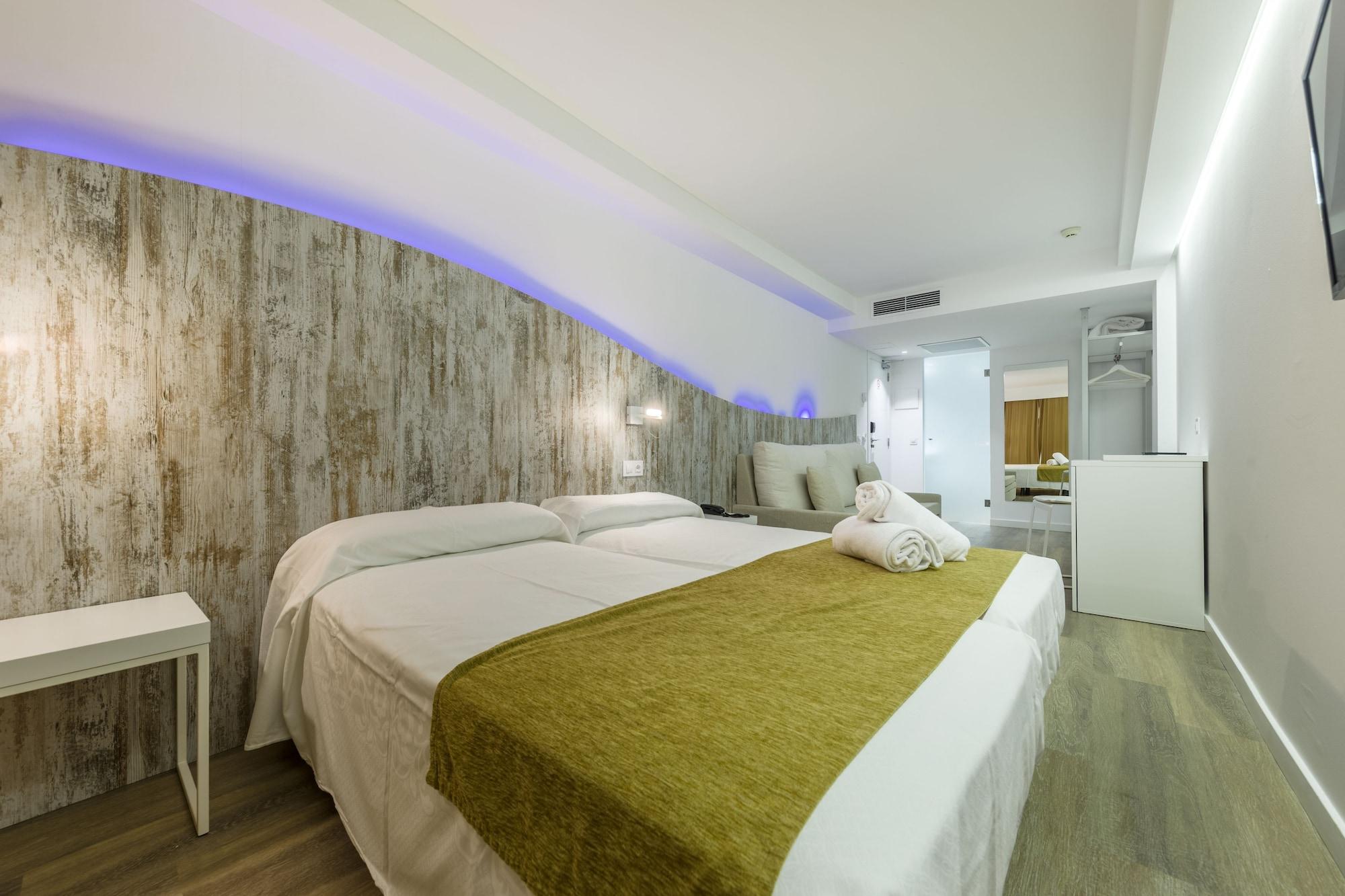 Welikehotel Triton Beach (Adults Only) Cala Ratjada  Exteriör bild