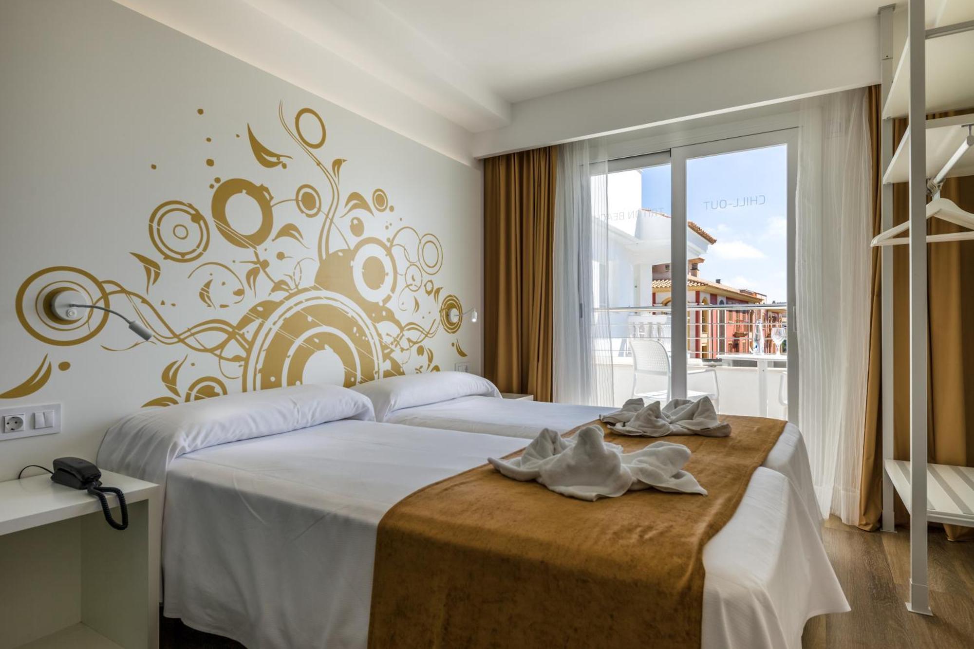 Welikehotel Triton Beach (Adults Only) Cala Ratjada  Exteriör bild