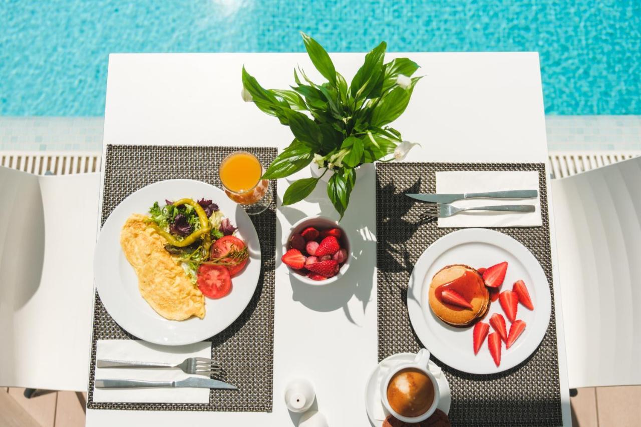 Welikehotel Triton Beach (Adults Only) Cala Ratjada  Exteriör bild