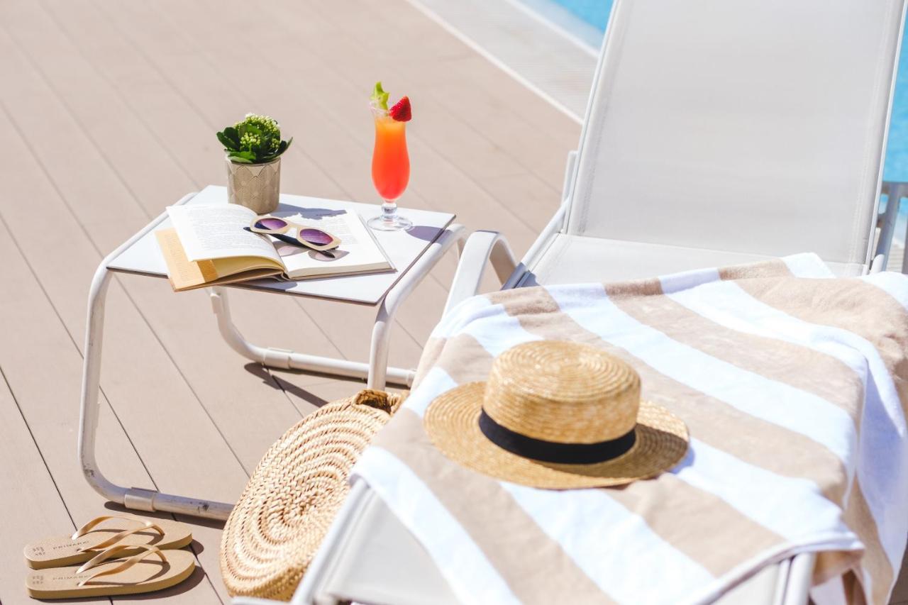 Welikehotel Triton Beach (Adults Only) Cala Ratjada  Exteriör bild