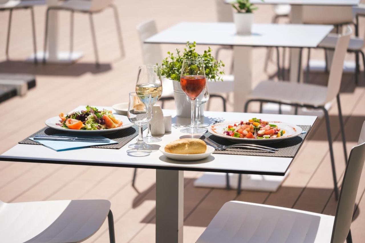Welikehotel Triton Beach (Adults Only) Cala Ratjada  Exteriör bild