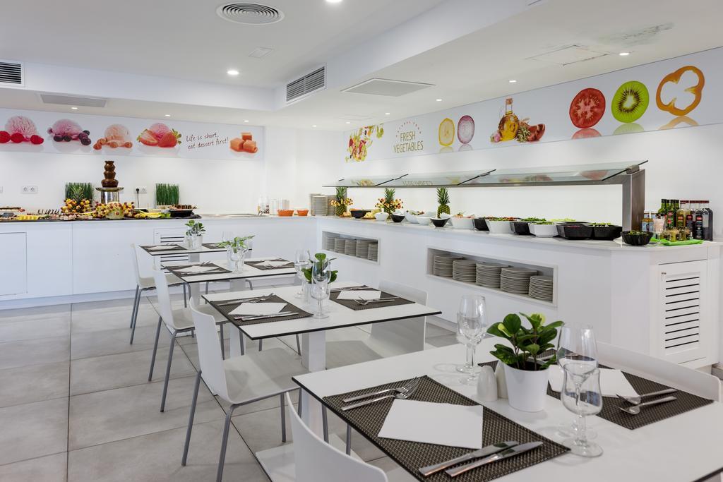 Welikehotel Triton Beach (Adults Only) Cala Ratjada  Exteriör bild
